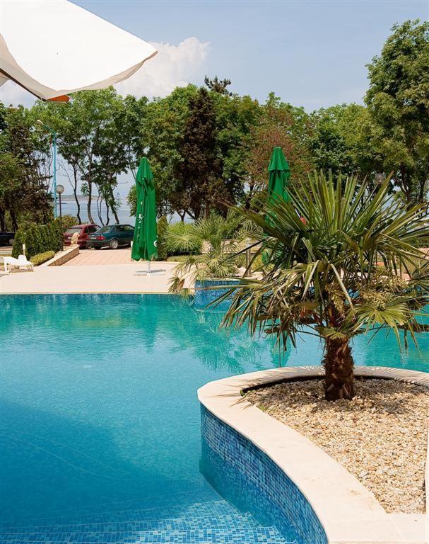 Paradise Bay Hotel Pomorie Luaran gambar